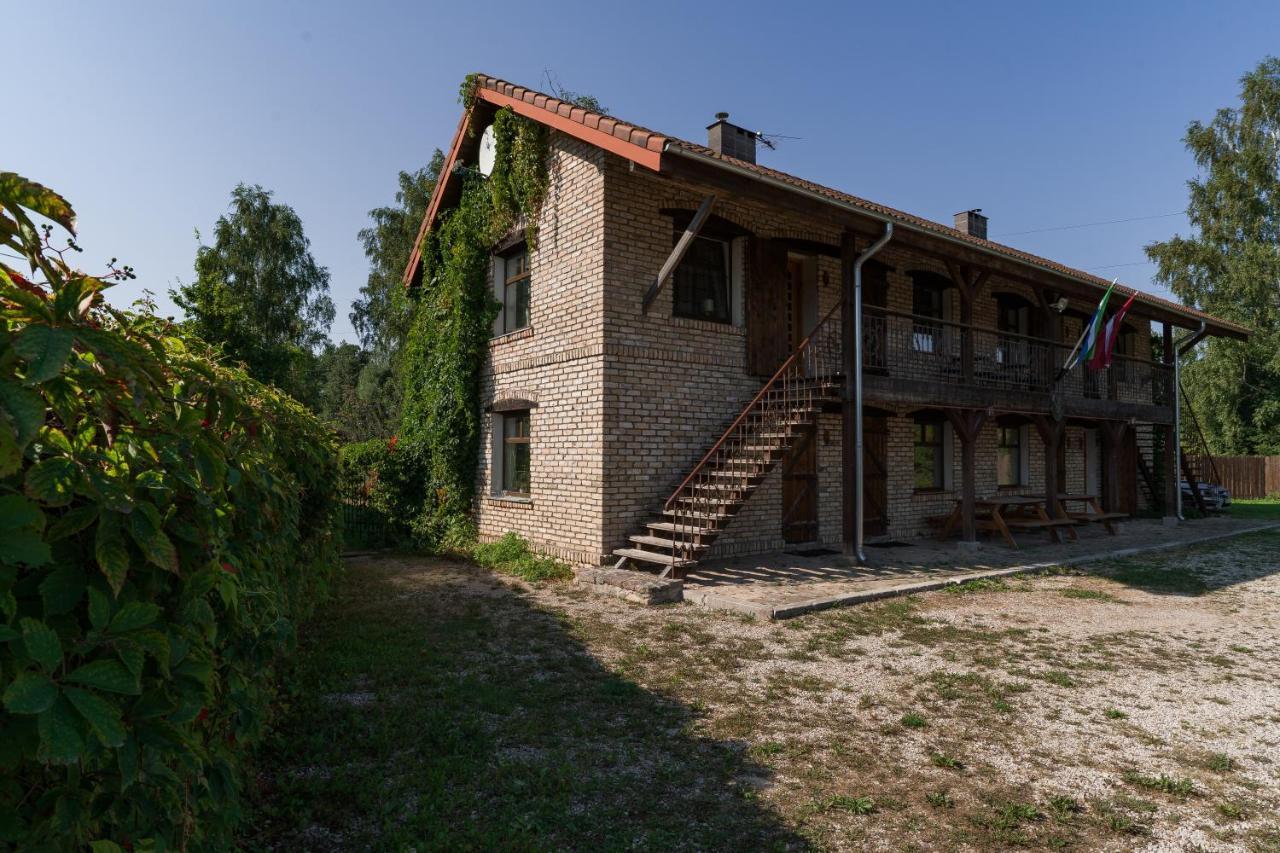 Hotel Cerpas Medemciems Exterior foto